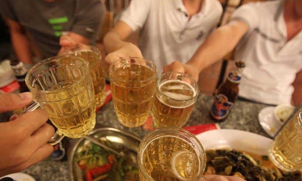 Đàn ông Việt nằm top thế giới vì uống nhiều bia, rượu 